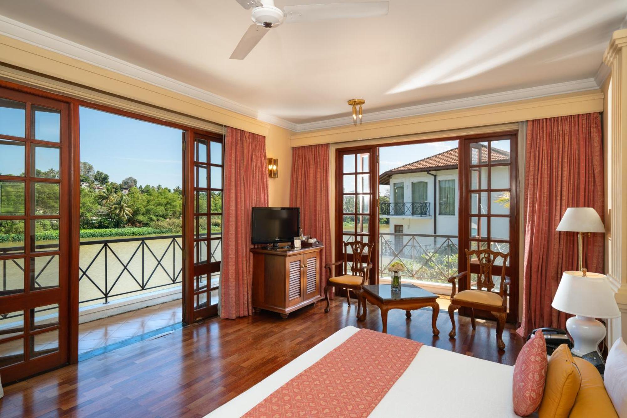 Mahaweli Reach Hotel Kandy Eksteriør billede