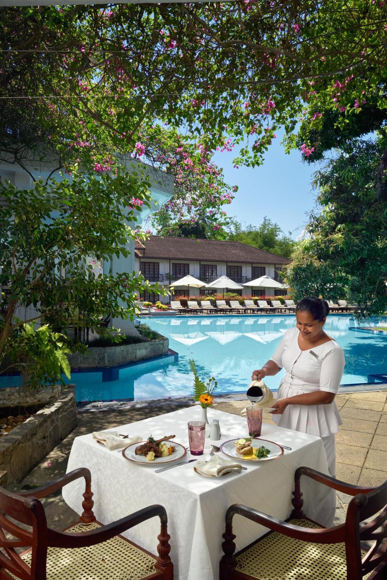 Mahaweli Reach Hotel Kandy Eksteriør billede