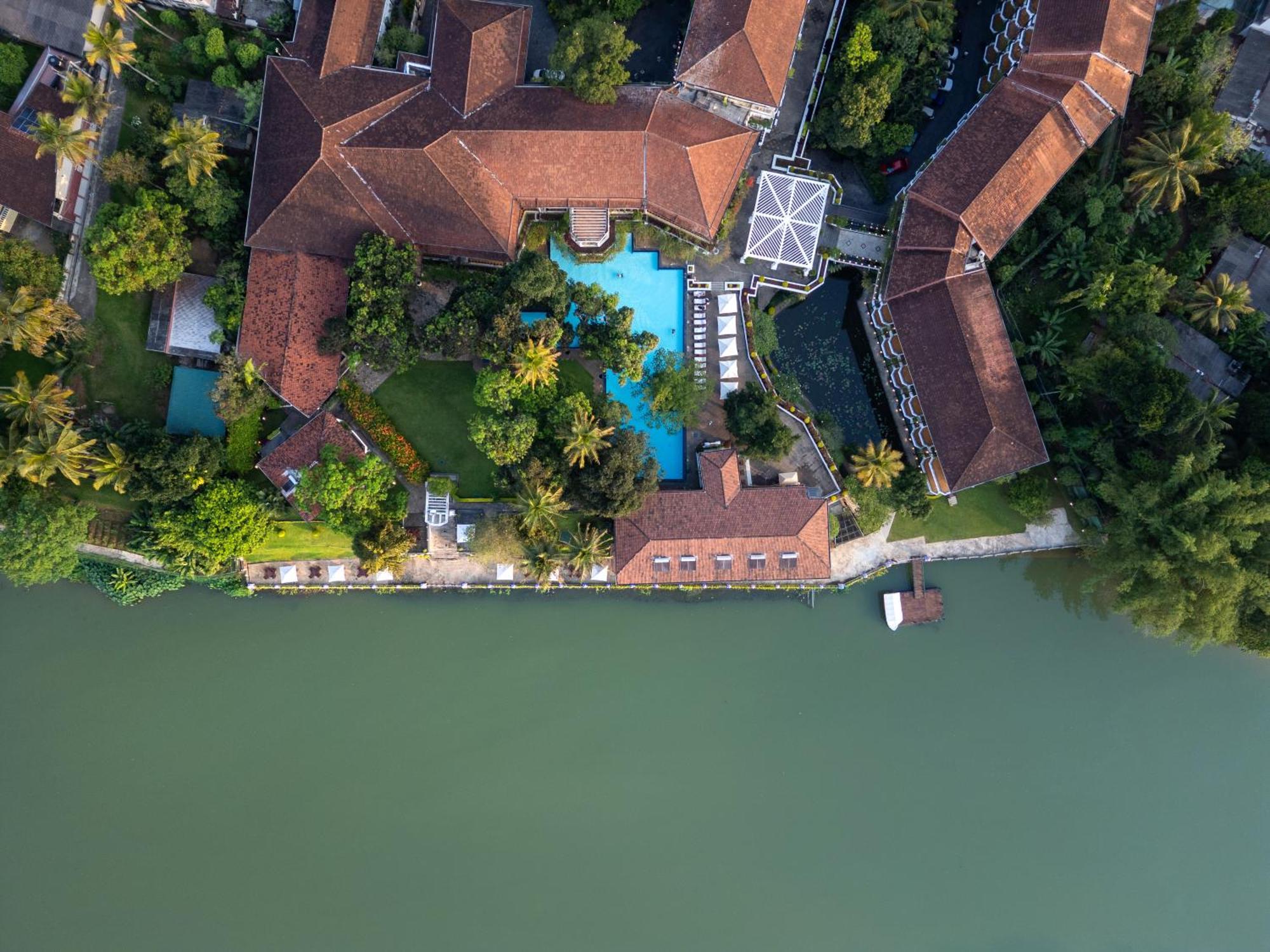 Mahaweli Reach Hotel Kandy Eksteriør billede