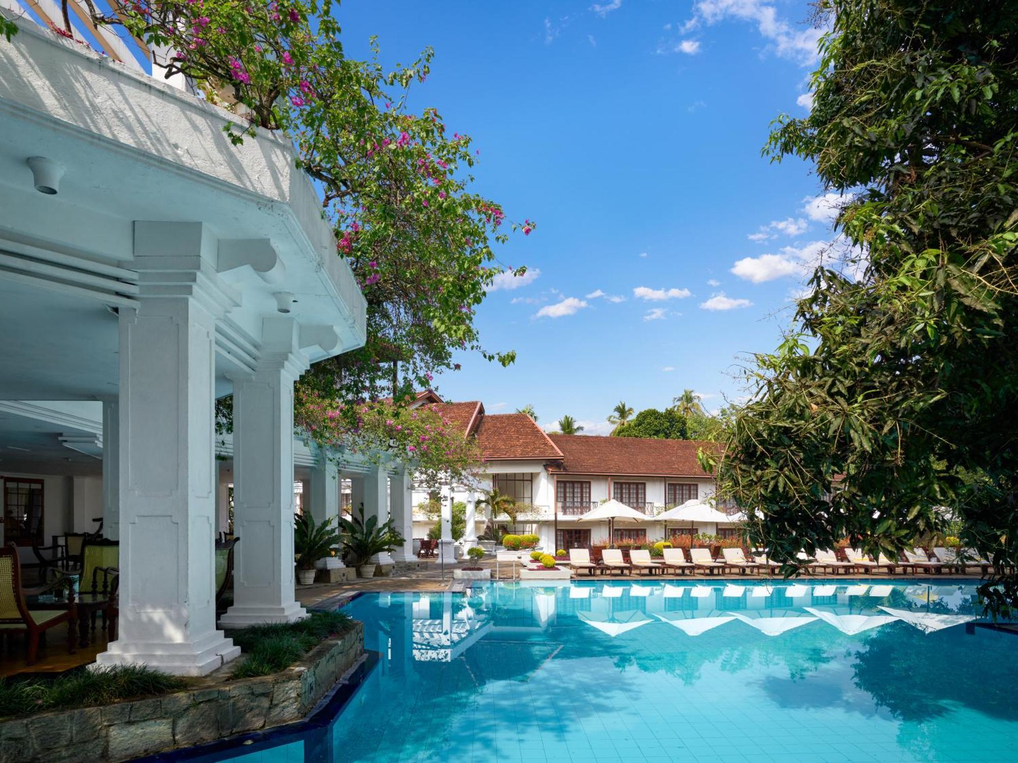 Mahaweli Reach Hotel Kandy Eksteriør billede